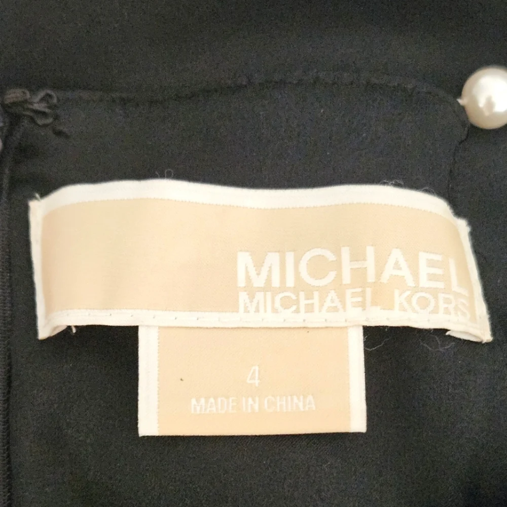 Michael Kors Womens Black Silk Size 4 Halter Keyhole Top W/Faux Pearl St…